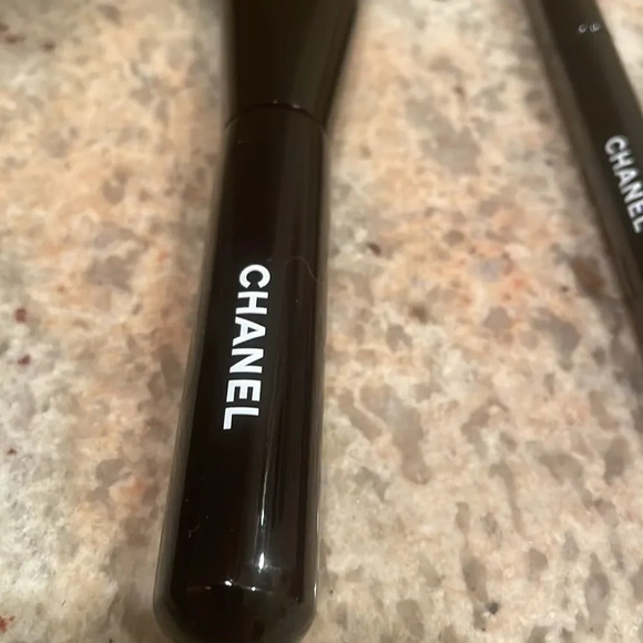 NWT Chanel Les Pinceaux De Chanel light green leather case with three brushes - Picture 16 of 16